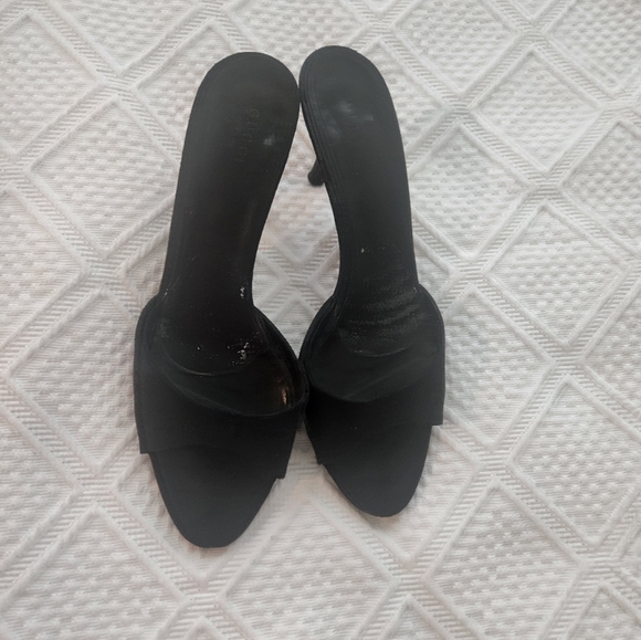 Gucci Elegant Black Heels - Picture 2 of 8